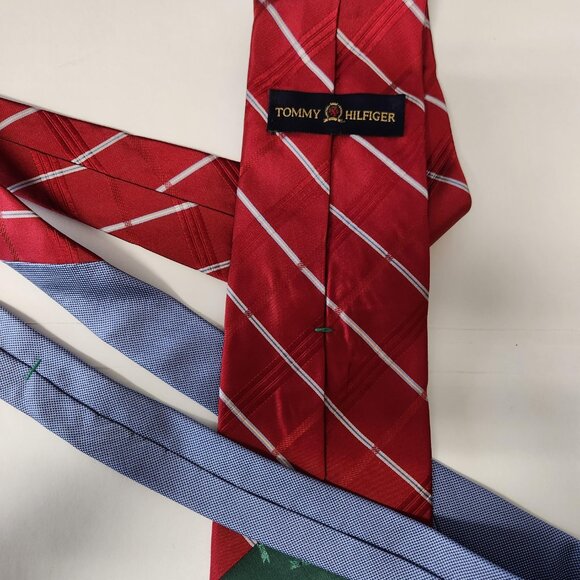 Tommy Hilfiger Tie – Red & White Stripes / Blue Back – 100% Silk - Picture 3 of 7